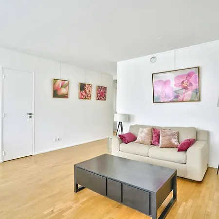 Nice 1br Flat With Parking 5 Min From The Tramway